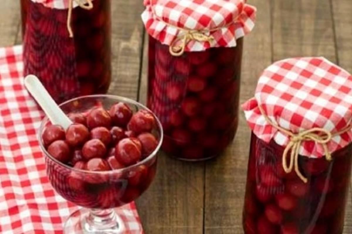 طرز تهیه ترشی گیلاس مجلسی مخصوص فصل بهار و تابستان