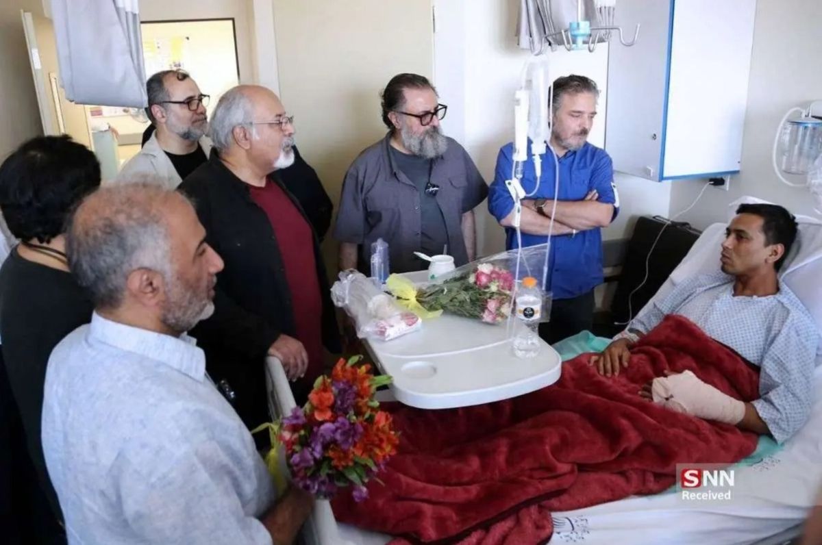 عیادت بازیگران از مجروحان حملات وحشیانه اسرائیل+تصاویر