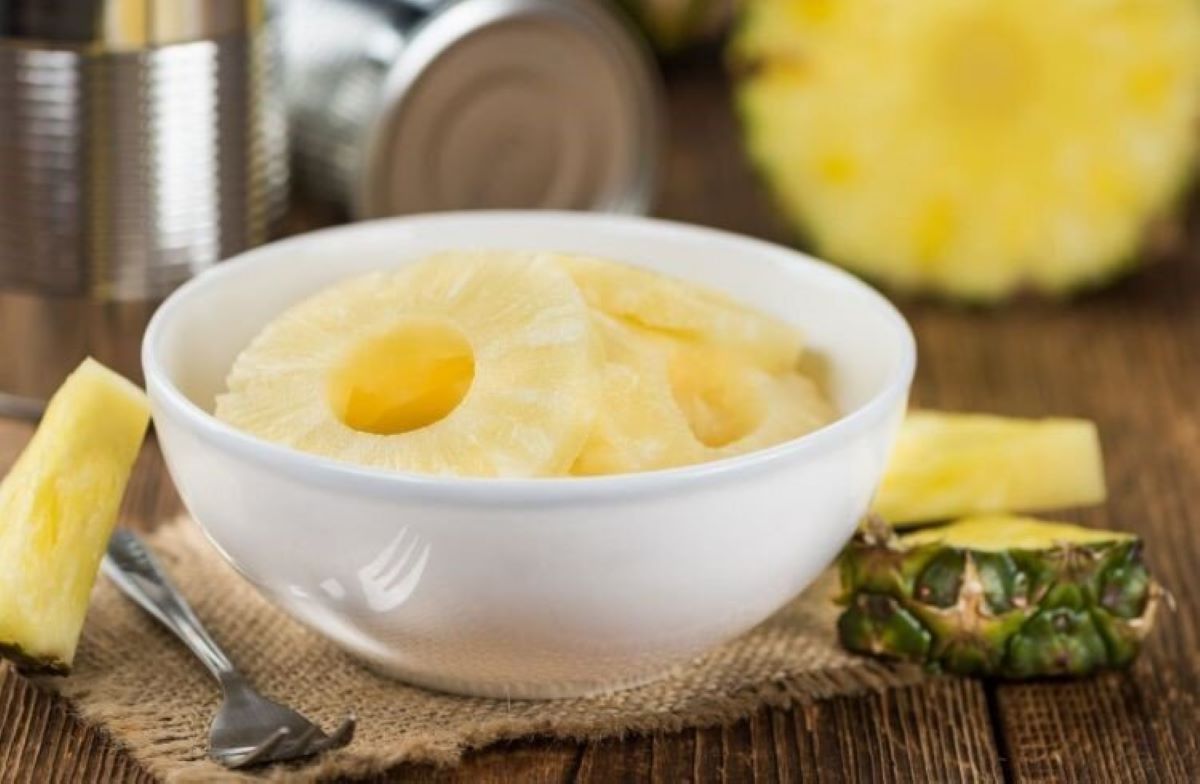 طرز تهیه کمپوت آناناس خانگی؛ کمپوتی شفاف، خوش‌طعم و با بافت مناسب