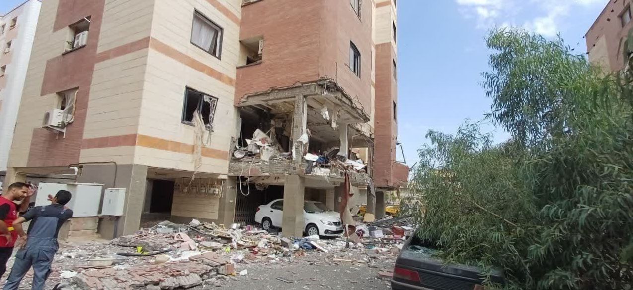 انفجار شدید در پردیسان قم با 7 مصدوم؛ یک واحد آپارتمانی تخریب شد