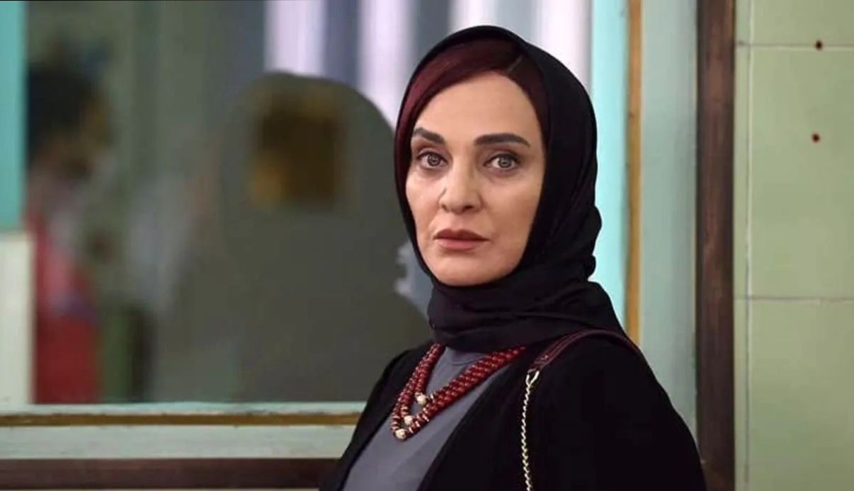 عکسی جذاب از رویا نونهالی و همسرش در کنار ماشین مسابقه‌ای!