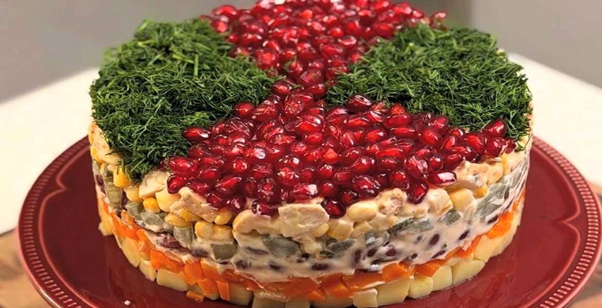 سالاد که نیست اثر هنریه، ادایی ترین سالاد برای شب یلدا | طرز تهیه سالاد چند لایه برای شب یلدا 1404