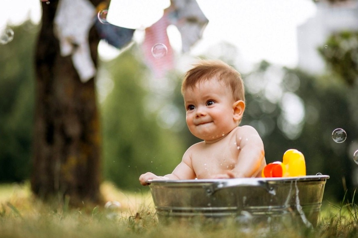 ترفند خانه داری امروز | 24 کاربرد شگفت‌انگیز شامپو بچه که هیچ‌وقت به آن فکر نکردید!