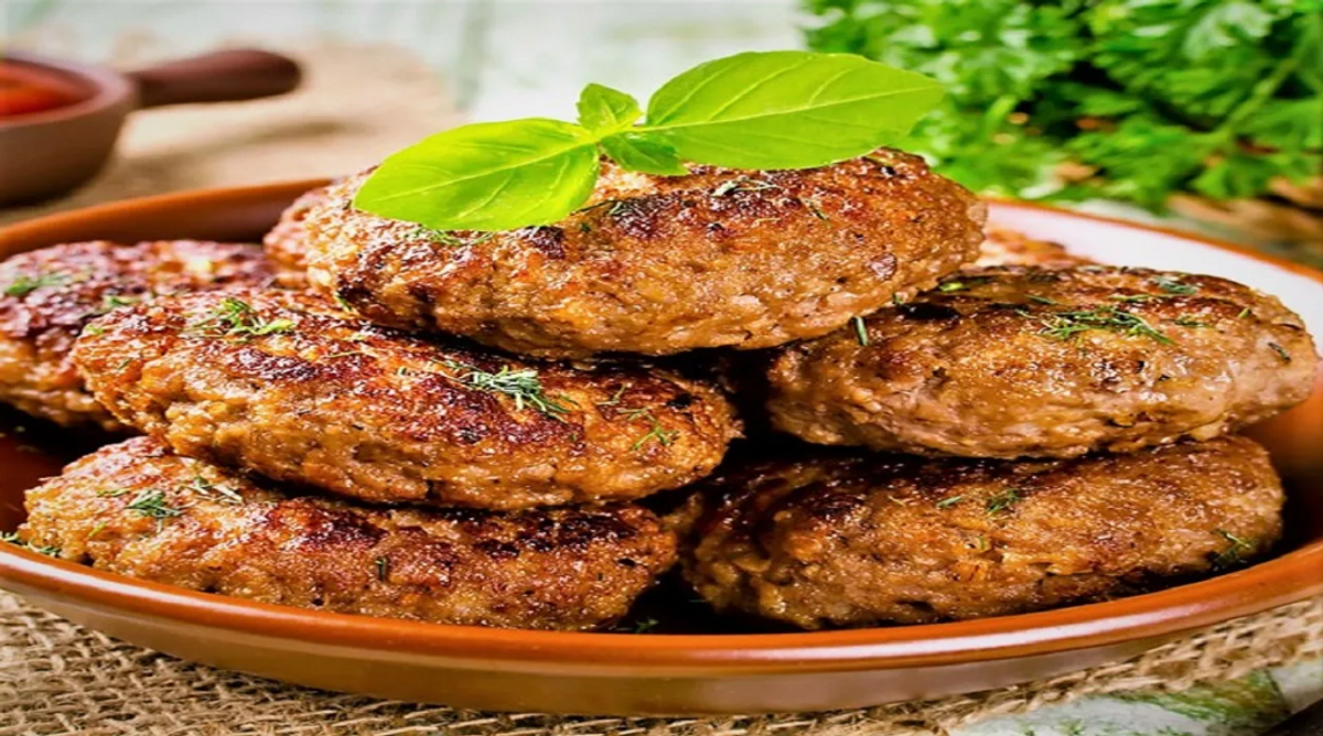 طرز تهیه شومی کَواو: شامی کباب لرستانی با طعم ترش و شیرین!