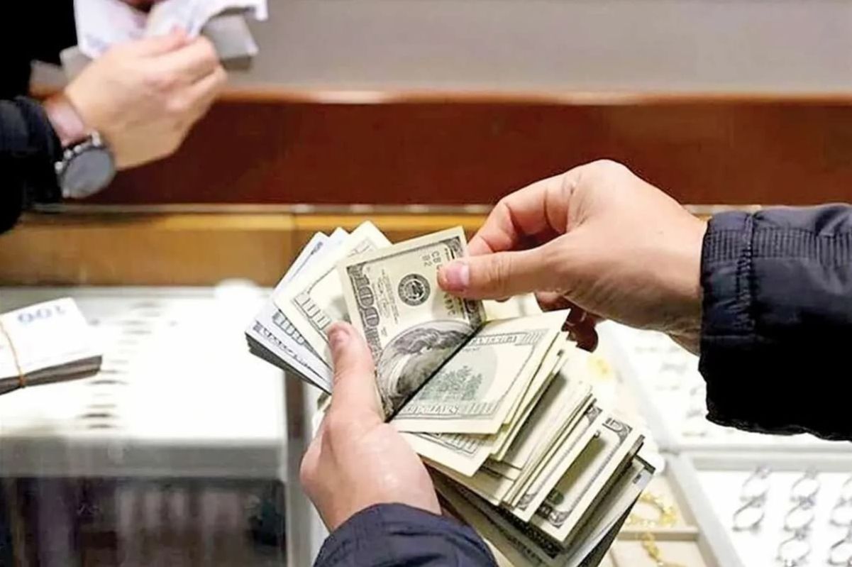 پیش بینی قیمت دلار امروز پنجشنبه 24 مهر 1404؛ دلار در مرز 110 هزار تومان سرگردان شد