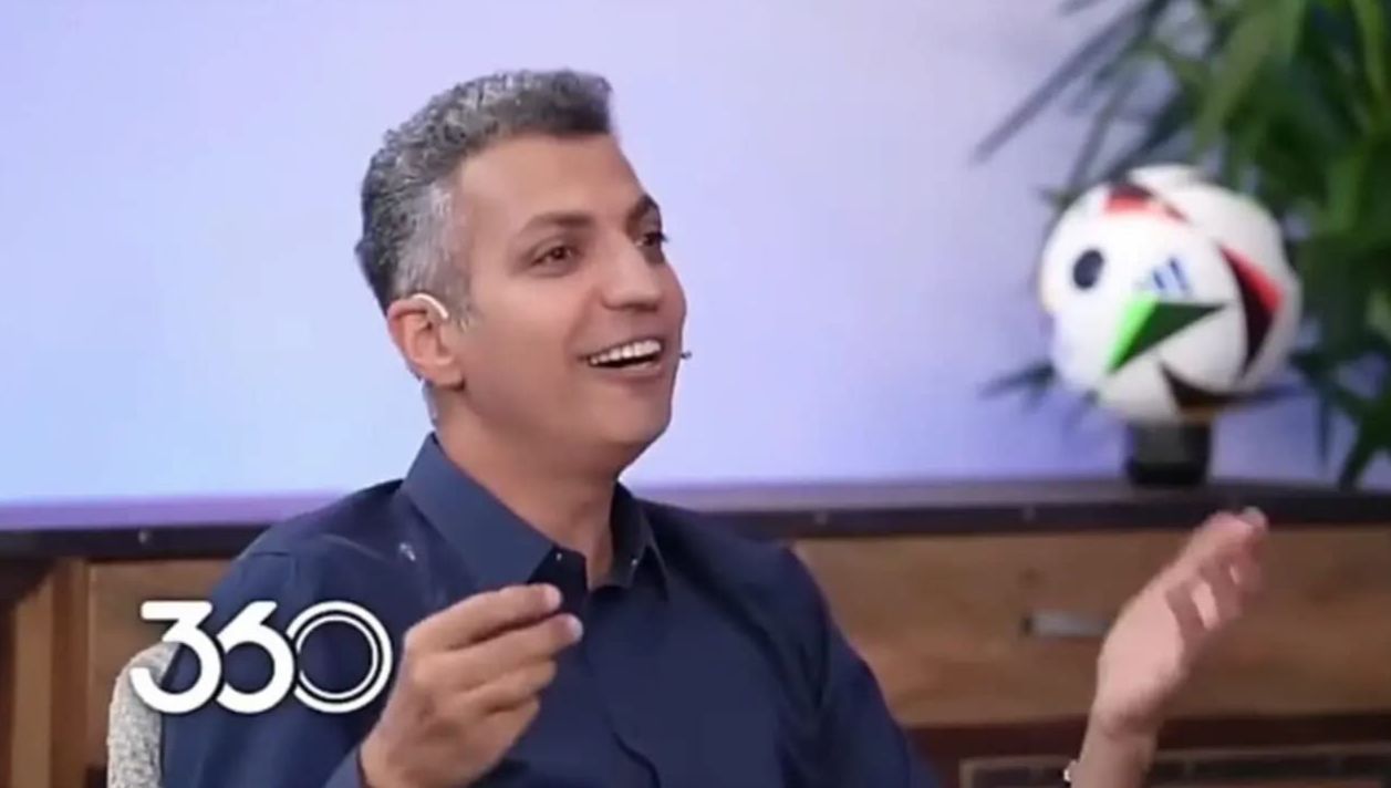 تصویری از تولد 51 سالگی عادل فردوسی پور در کنار خانواده