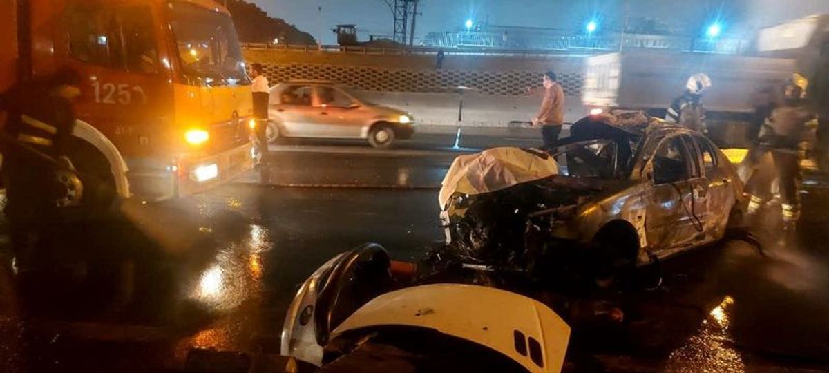 تصادف مرگبار در اتوبان آزادگان؛ دو پسر جوان زنده زنده در آتش سوختند