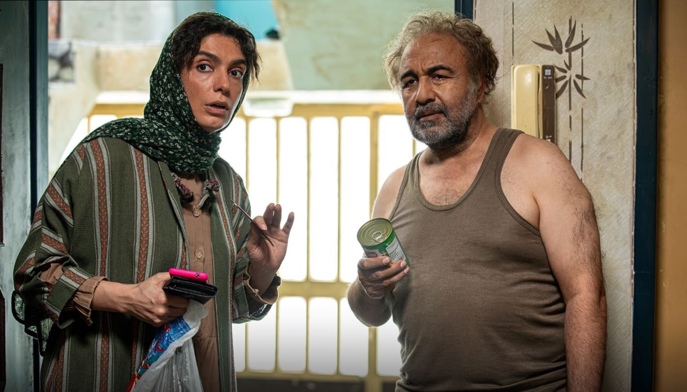 سکانس خنده دار سریال اجل معلق؛ این بشارتا چیه همین جوری میاد به ضرر من!😒