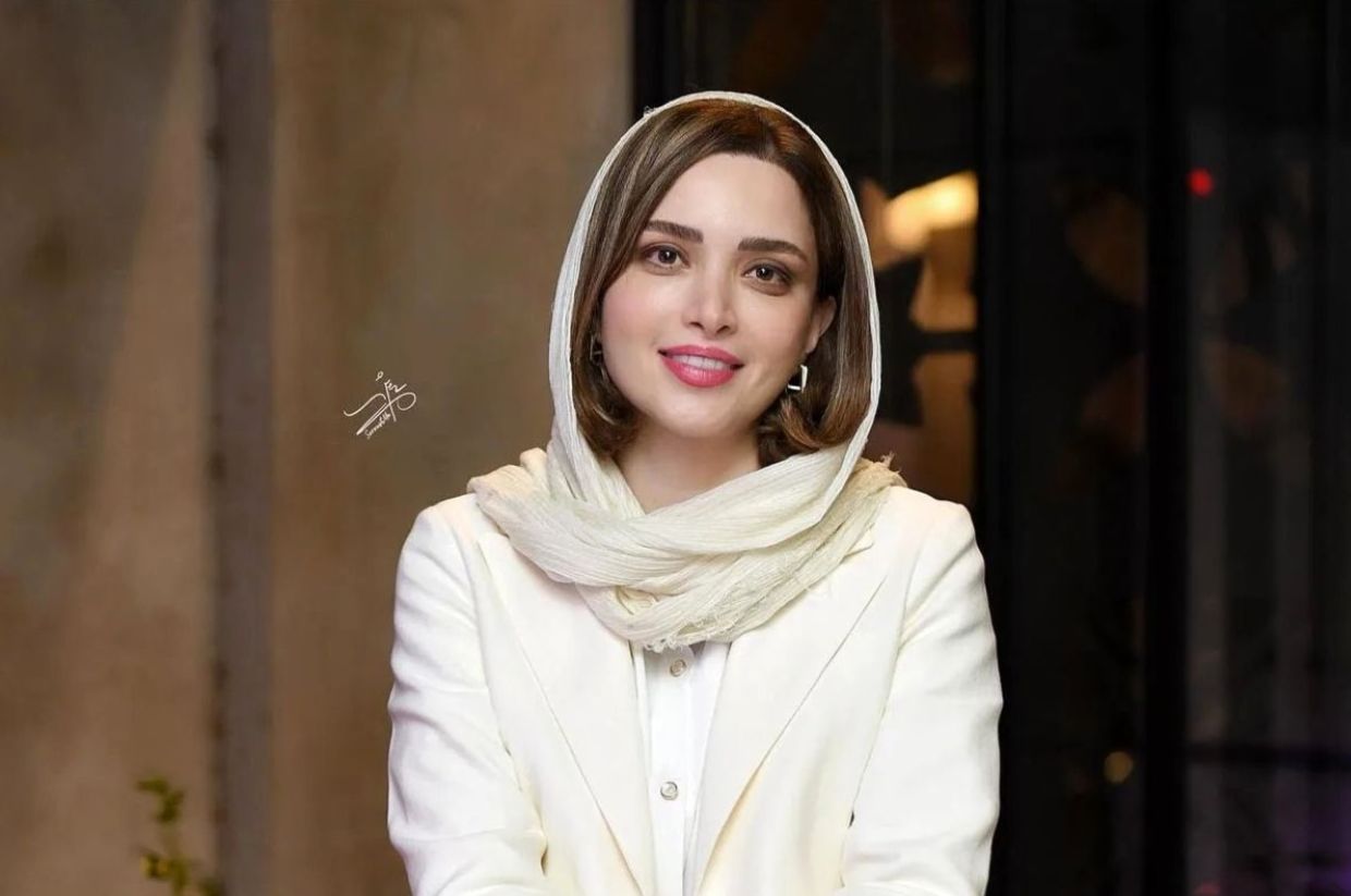 آموزش میکاپ هلویی و زاویه دار بهنوش طباطبایی در کمتر از 60 ثانیه | راز زیبایی طبیعی چهره بهنوش طباطبایی