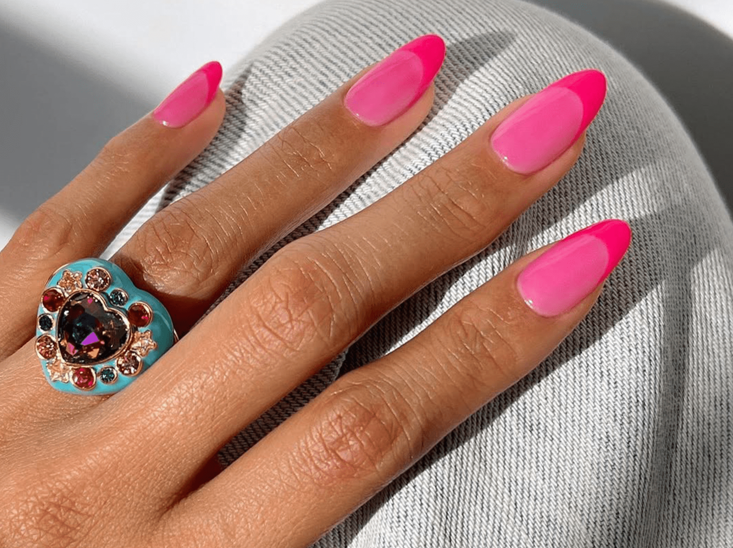 طراحی ناخن امروز | 22 ایده طراحی ناخن با فرنچ صورتی که شما را به استقبال رنگ ترغیب می‌کند