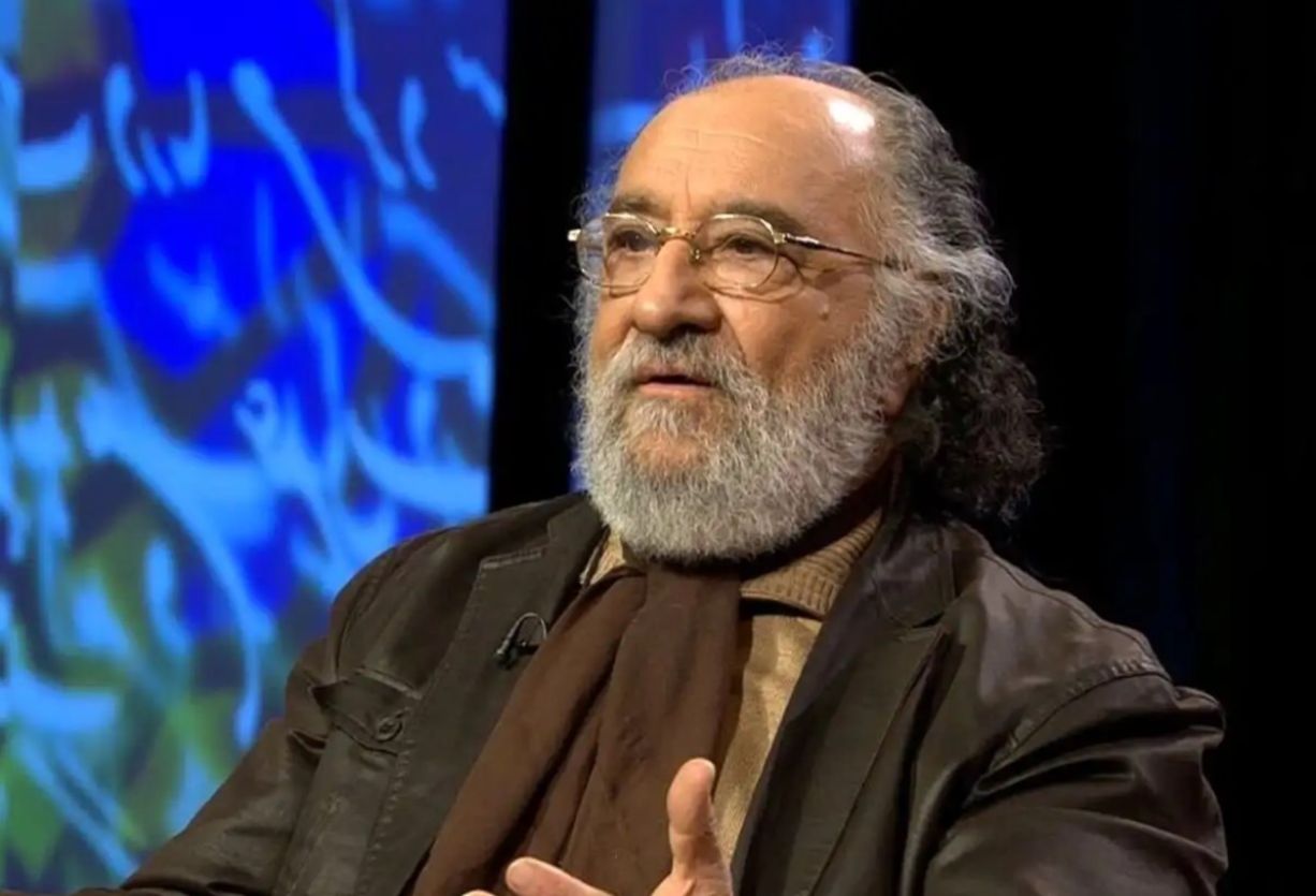 تمسخر آرزوهای داریوش ارجمند برای کاشان توسط مجری جوان+فیلم