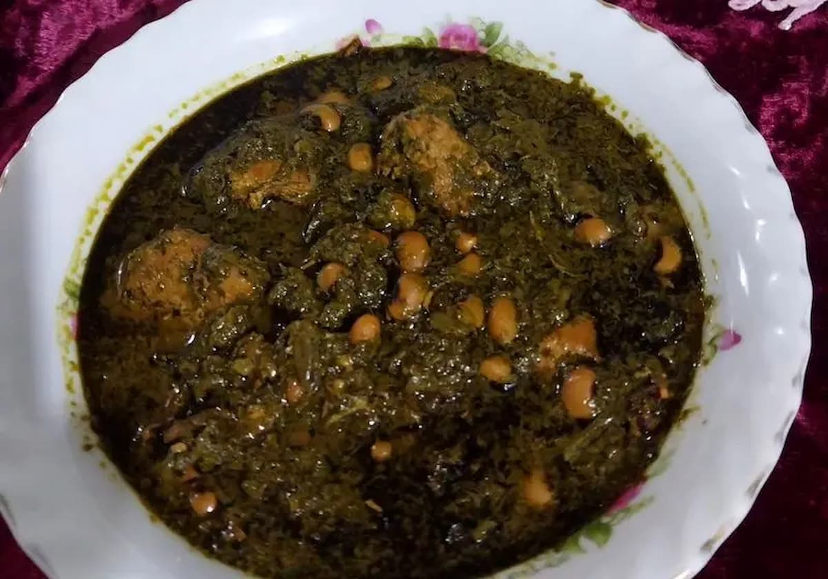 طرز تهیه قورمه سبزی تبریزی به روش پخت متفاوت