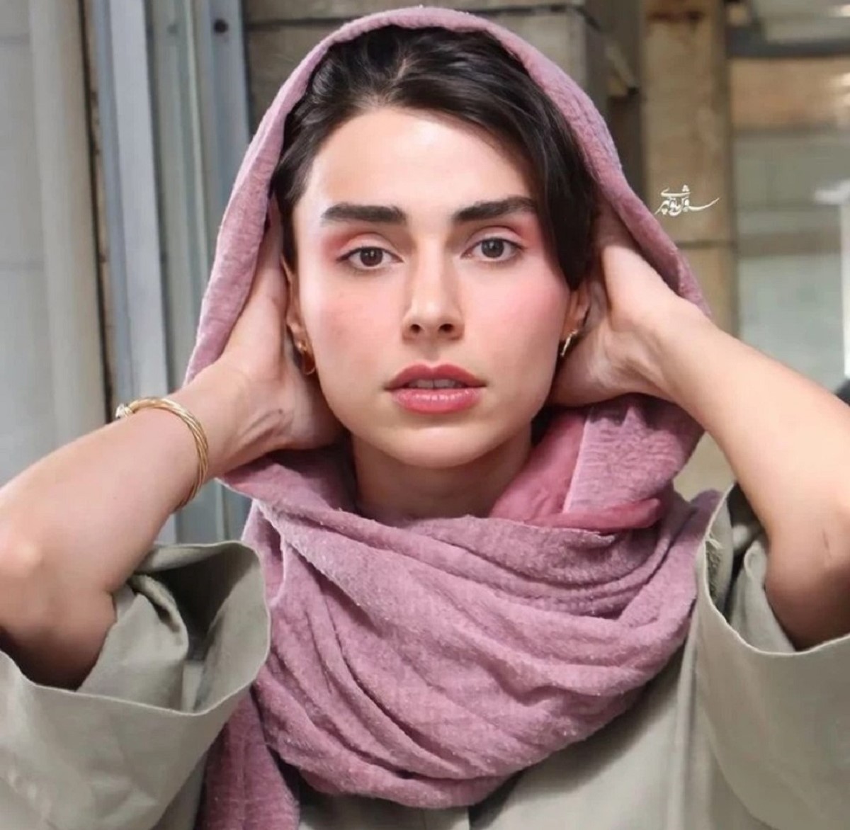 لاله مرزبان در سفر به پاریس با تیپ اروپایی