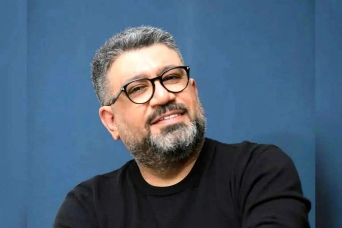 شفافسازی رضا رشیدپور درباره عکس یادگاری با عوامل «عشق ابدی»