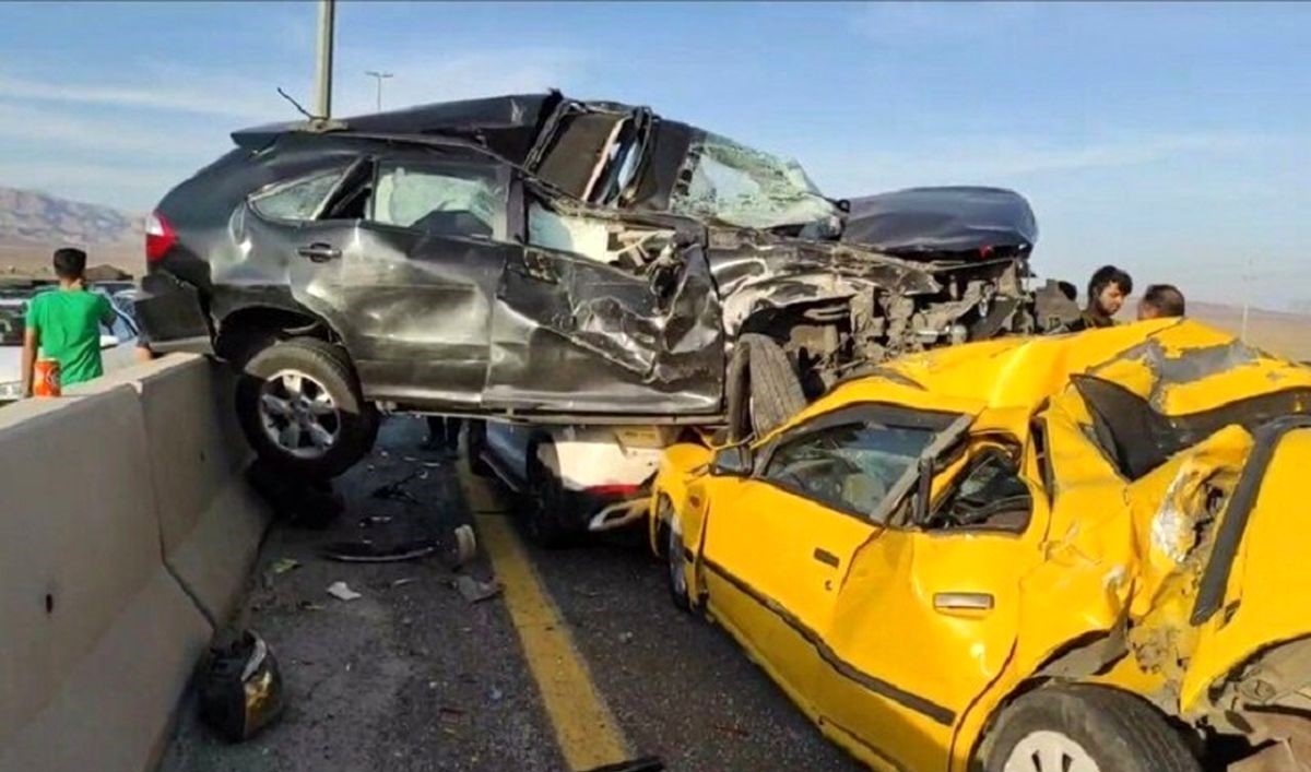 تصادف زنجیره‌ای در دماوند با 2 کشته و 25 زخمی