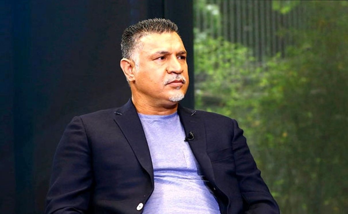 دکوراسیون مدرن رستوران علی دایی در کامرانیه تهران؛ از صندلی های بنفش و گیاهان طبیعی تا سقف شیشه ای و پرده های ساده