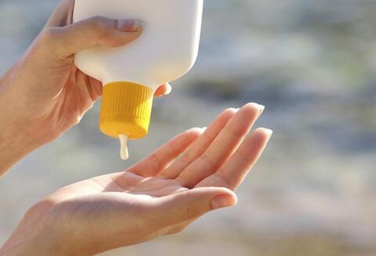 ترتیب استفاده از کرم ضدآفتاب و مرطوبکننده | ضدآفتاب را قبل یا بعد از مرطوبکننده بزنیم؟