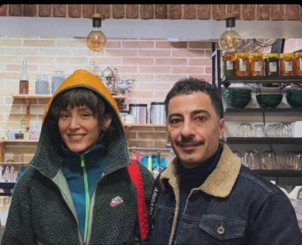 دلبری فرشته حسینی برای همسرش نوید محمدزاده از پنجره آپارتمان+فیلم