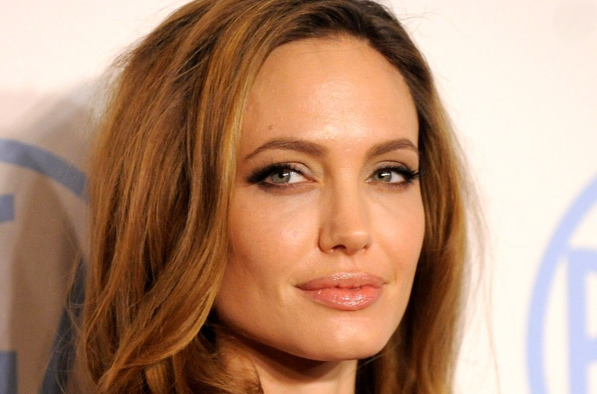 شیرازگردی مریم قجر بدل آنجلینا جولی با ثبت عکس های خاص