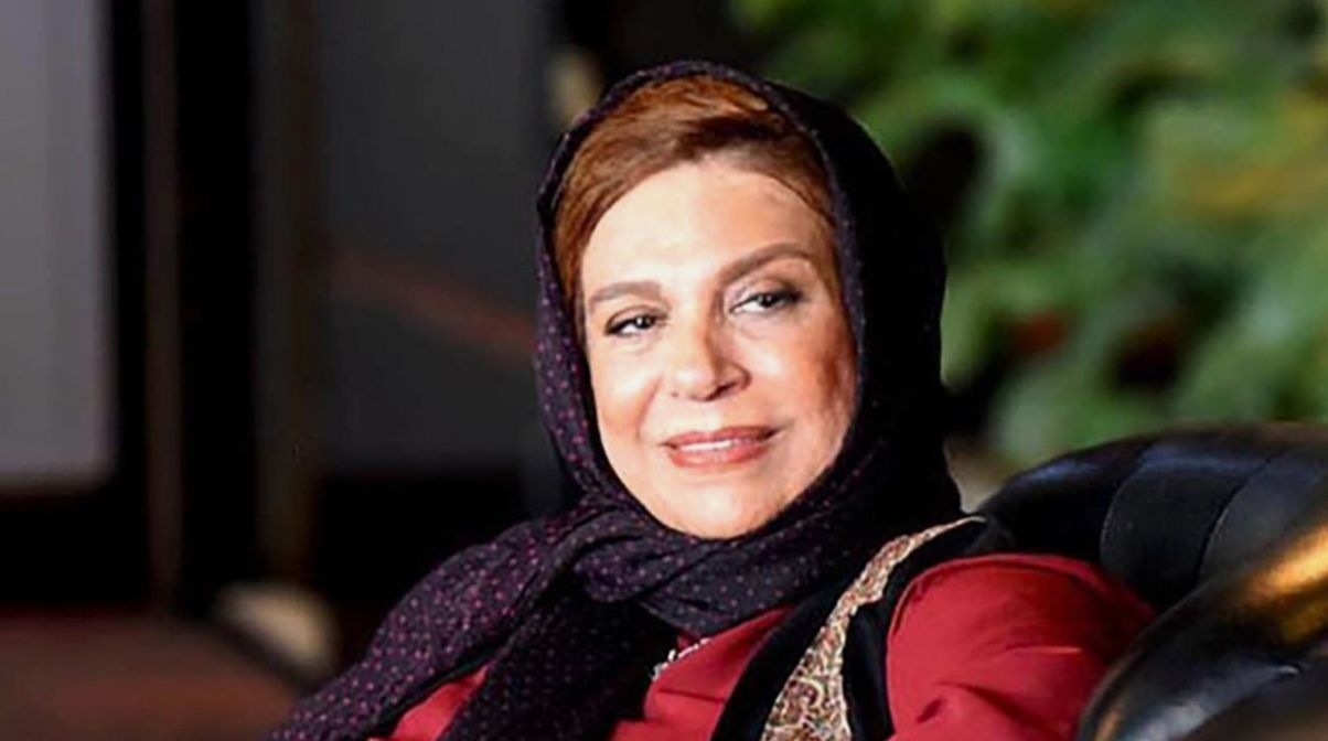 آوازخوانی پرانرژی گوهر خیراندیش با اجرای آهنگ هایده و ادل و رقص روی صحنه