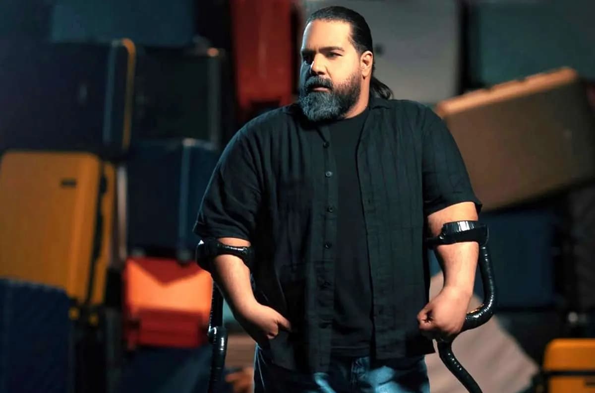 رضا صادقی جوان مینابی را از چوبه دار نجات داد