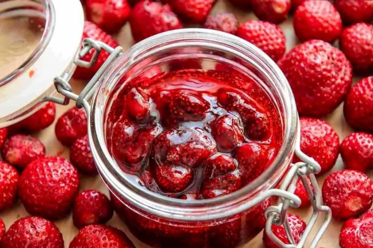 طرز تهیه مربای توت‌ فرنگی با روش ویژه: طعمی بی‌نظیر و خانگی!