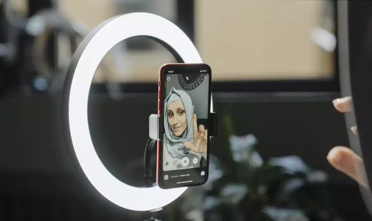 کسب درآمد از طریق بلاگری | بلاگر شدن چقدر هزینه دارد؟| تجهیزات مورد نیاز هر بلاگر برای تولید محتوا