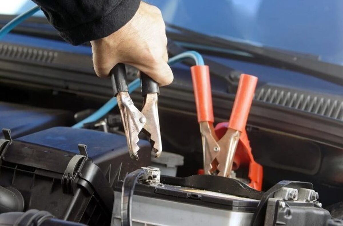ترفند نگهداری از خودرو | دلایل خوابیدن باتری خودرو؛ روشهای روشن کردن باتری خوابیده