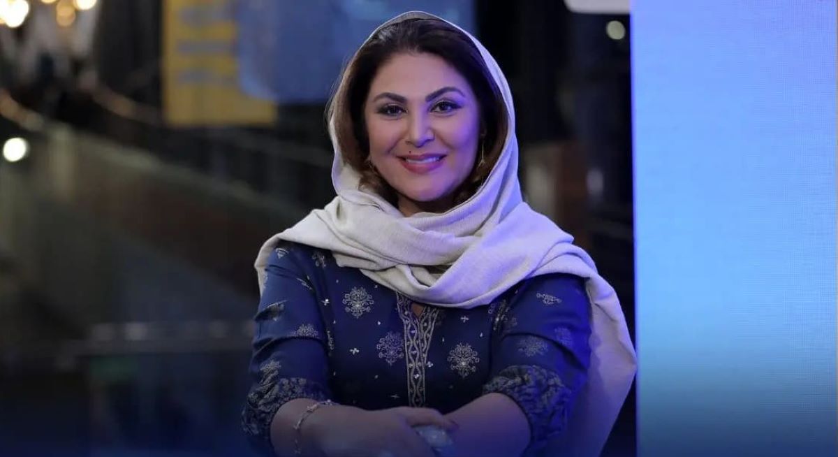 دیوارنگاره‌هایی که حرف می‌زنند| لاله اسکندری و روایت تهران روی کاشی‌های شکسته