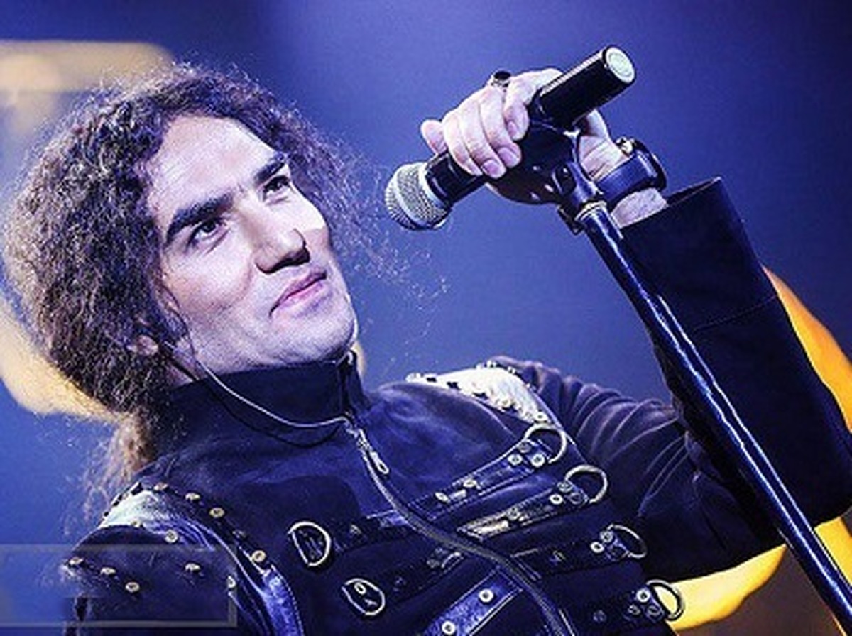 شب برفی رضا یزدانی و شاهین جمشیدی در حرم امام رضا(ع)