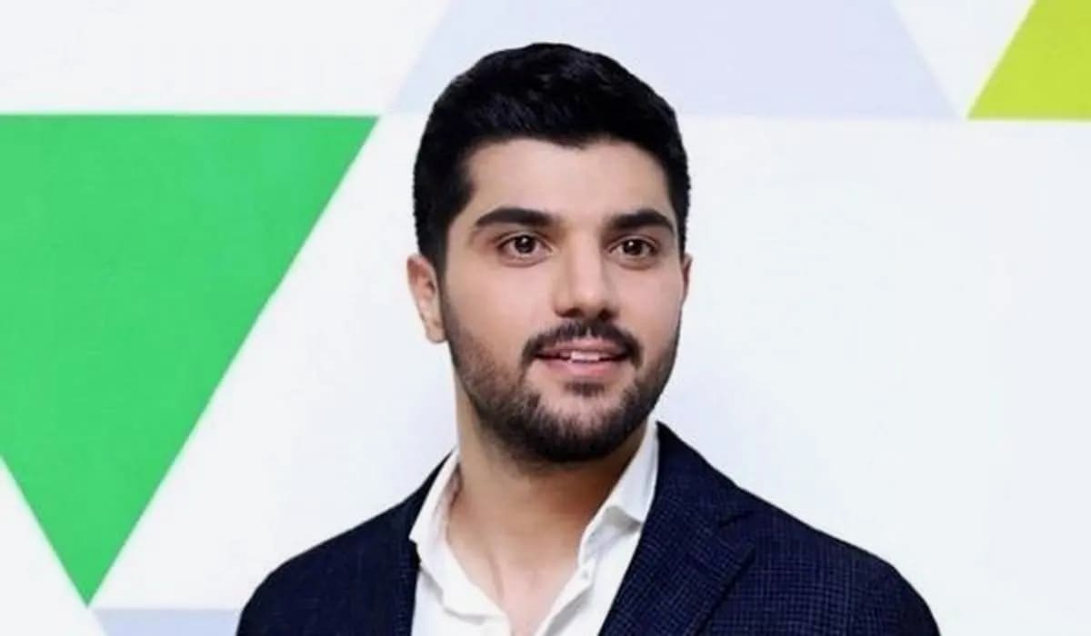 رقص سینا مهراد با لباس دامادی! +فیلم