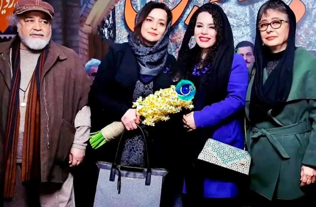 عکس زیرخاکی از عروسک بازی ملیکا و مهراوه شریفی نیا در کودکی