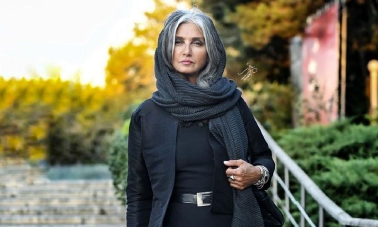 تیپ مشکی و استایل اسپرت رویا جاویدنیا در ۶۰ سالگی