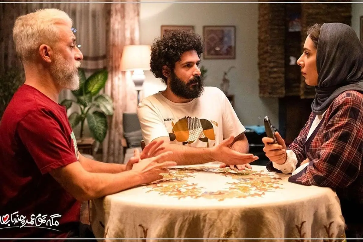 شنای بیژن بنفشه خواه با لنگ در پشت صحنه سریال مگه تموم عمر چندتا بهاره