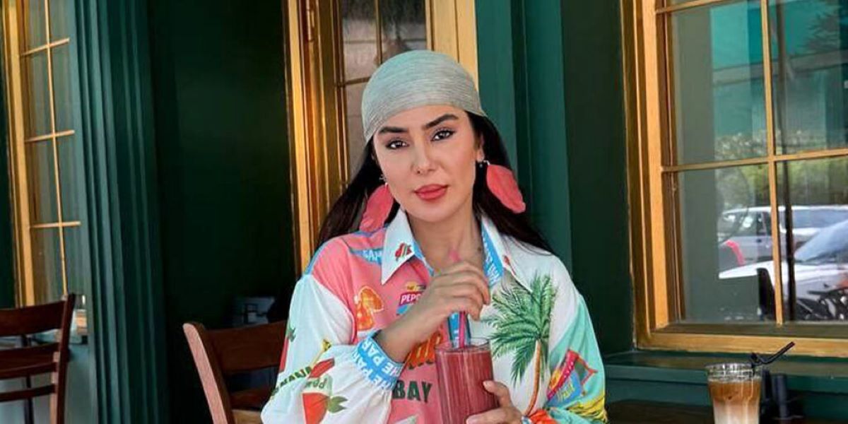 ماشین لوکس و گرانقیمت شیدا یوسفی بازیگر نون خ در امارات