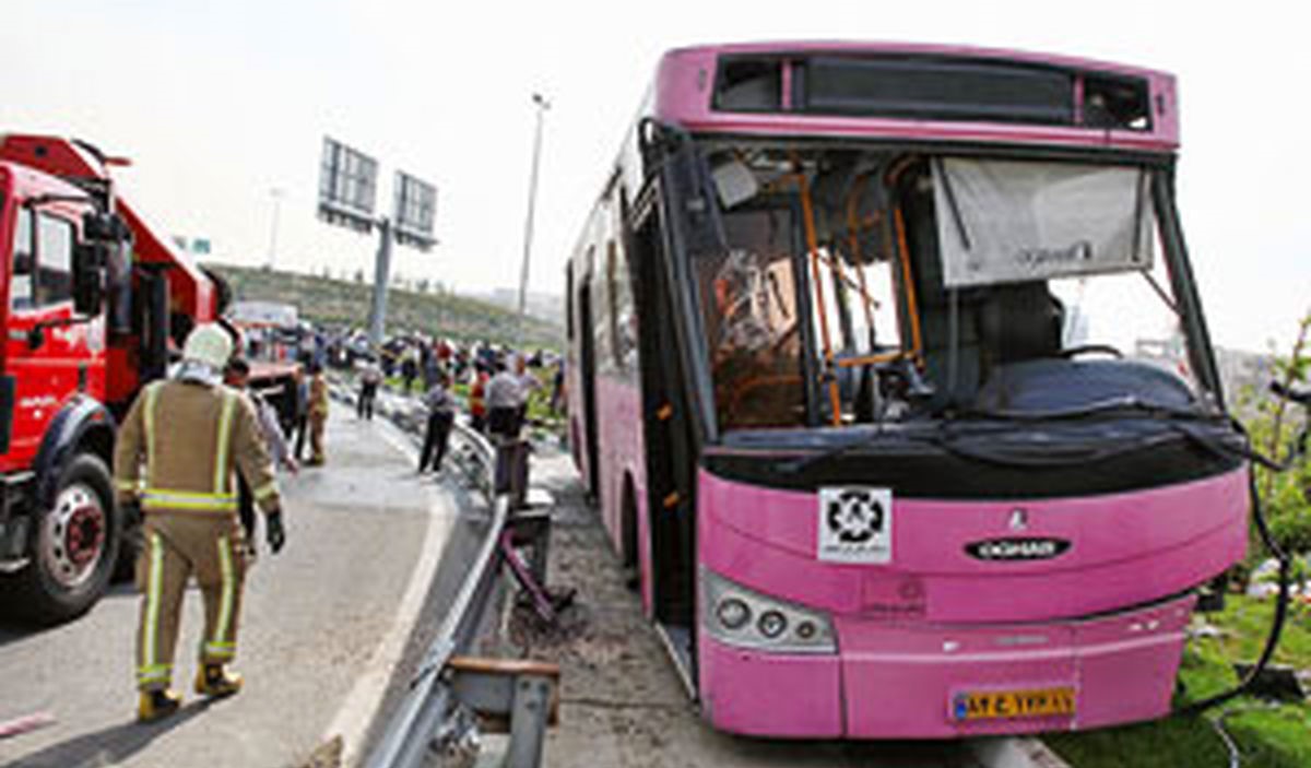 واژگونی اتوبوس شهری در شیراز؛ ۲۲ نفر مصدوم شدند