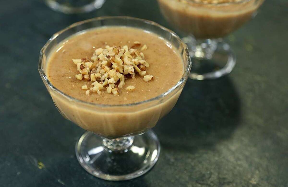 طرز تهیه دسر پودینگ خرما به روش بازاری| با این آموزش دیگه پودینگ نیمه آماده نمی خری