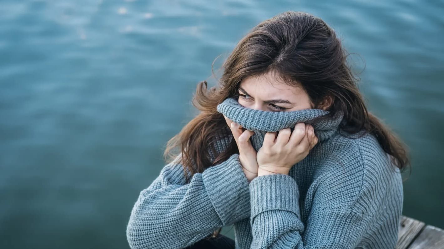 علت افسردگی فصلی چیست؟ | چرا تغییر فصل روی بعضی افراد تأثیر بیشتری دارد؟