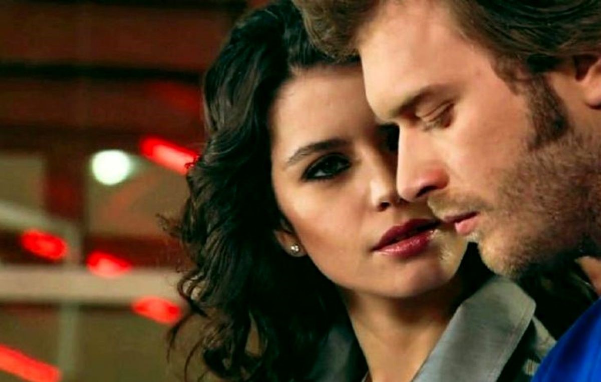 عکس (سفر در زمان)؛ سمر سریال عشق ممنوع در 29 سالگی در کنار همسرش