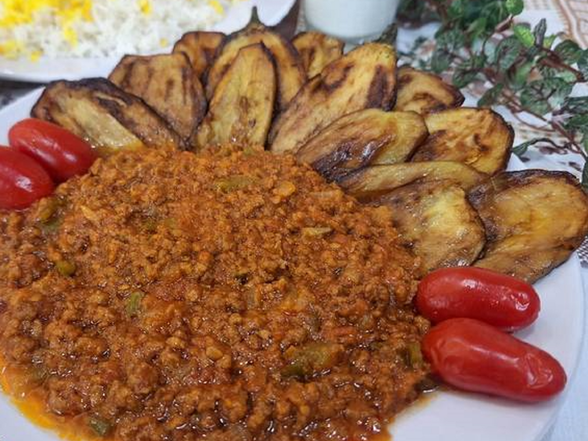 طرز تهیه بورانی بادمجان سنندجی | یک غذای کردی خوشمزه و بی‌دردسر