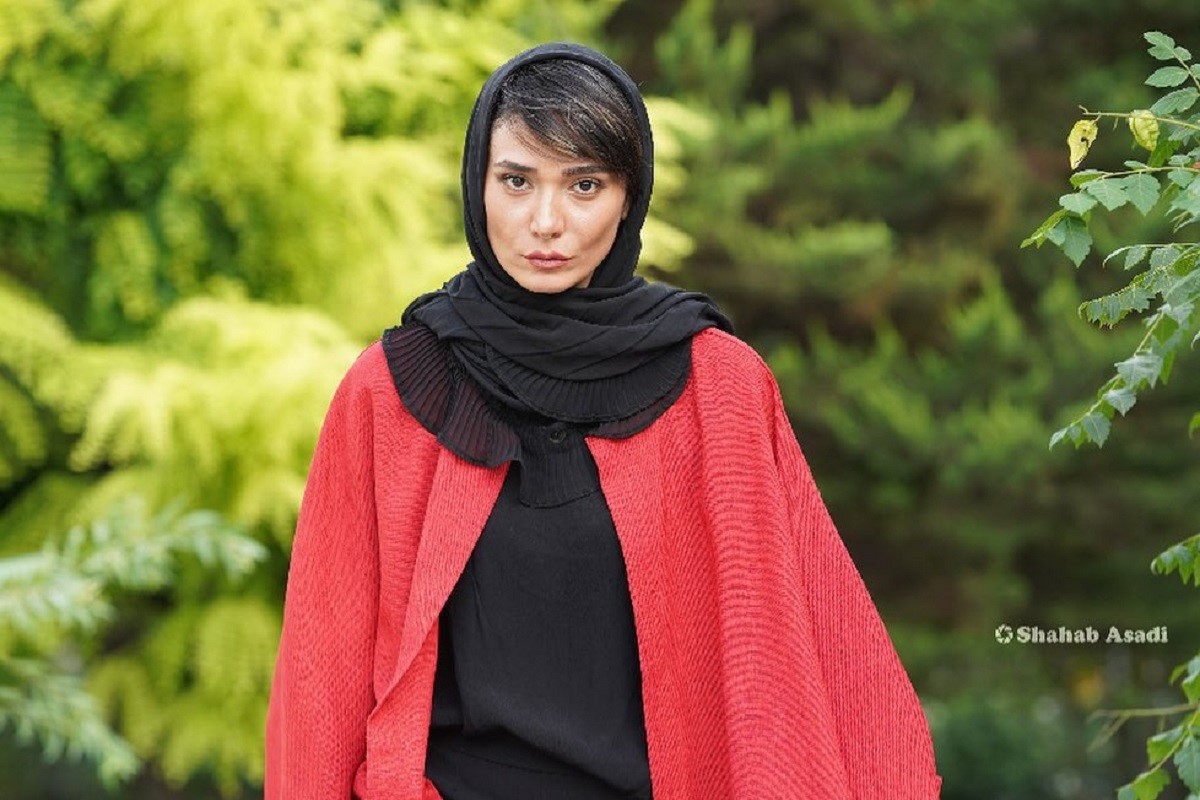 قاب زیبا از مینا وحید در کنار خواهر و برادرش