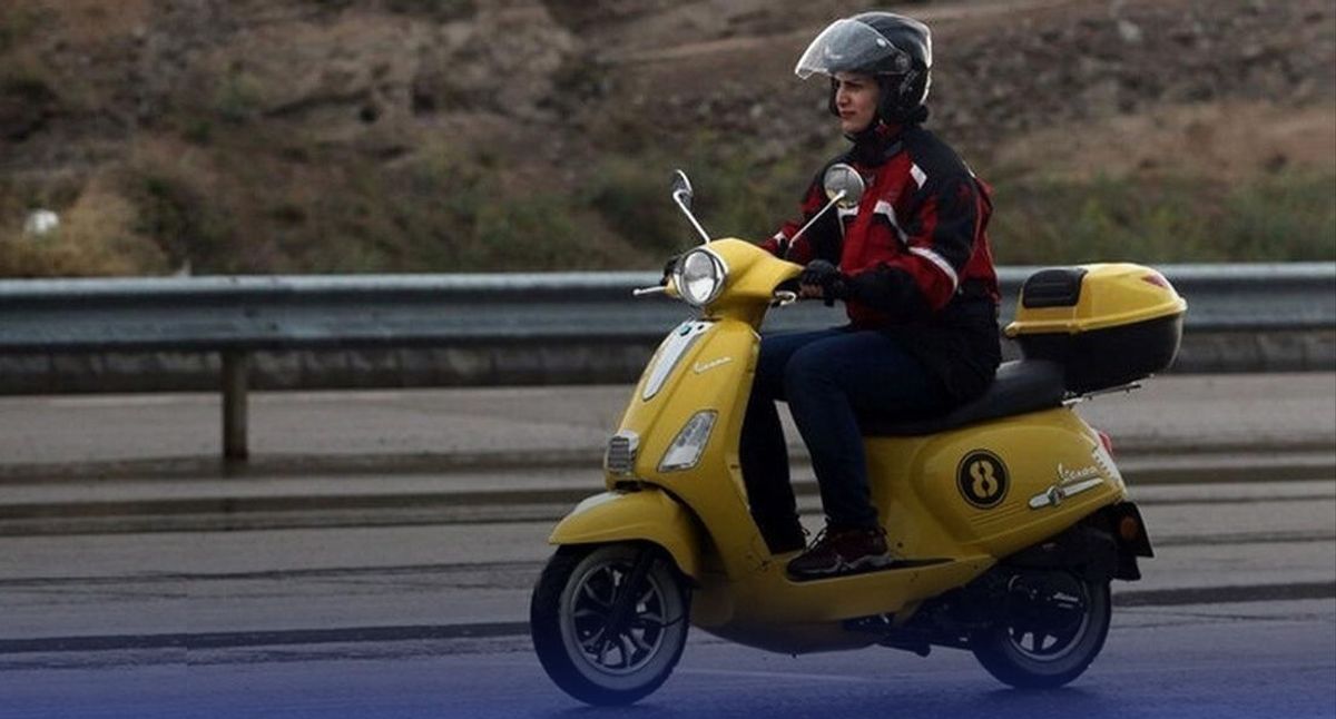 صدور گواهینامه موتورسیکلت برای زنان منع قانونی دارد؟