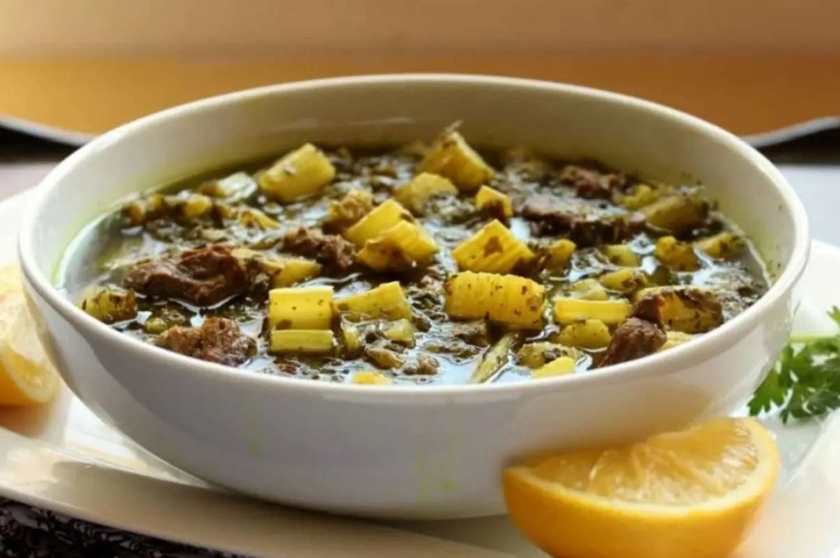 طرز تهیه خورشت گیلاخه؛ بمب عطر و طعم کُردی که هوش از سرتان میبرد!