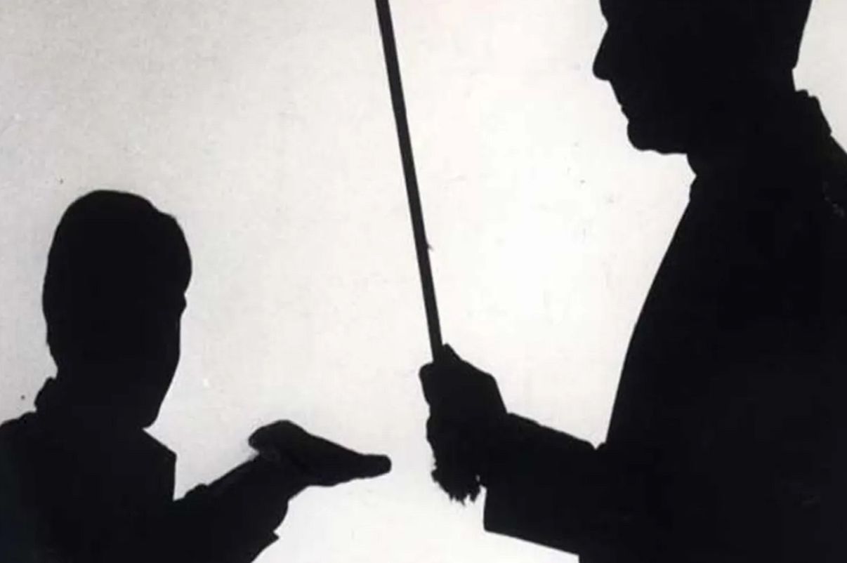 معلم خاطی روستای کرجو سنندج اخراج شد؛ علت چه بود؟