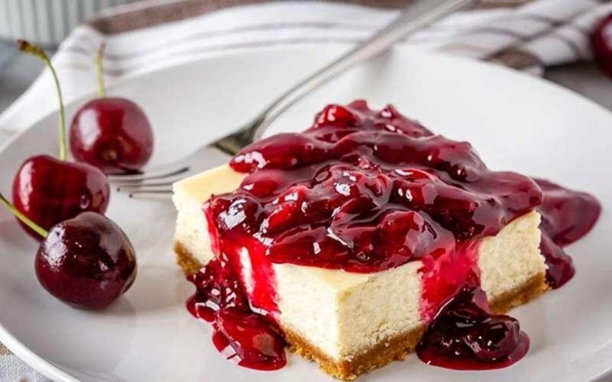 طرز تهیه چیزکیک آلبالو خانگی به روش ساده