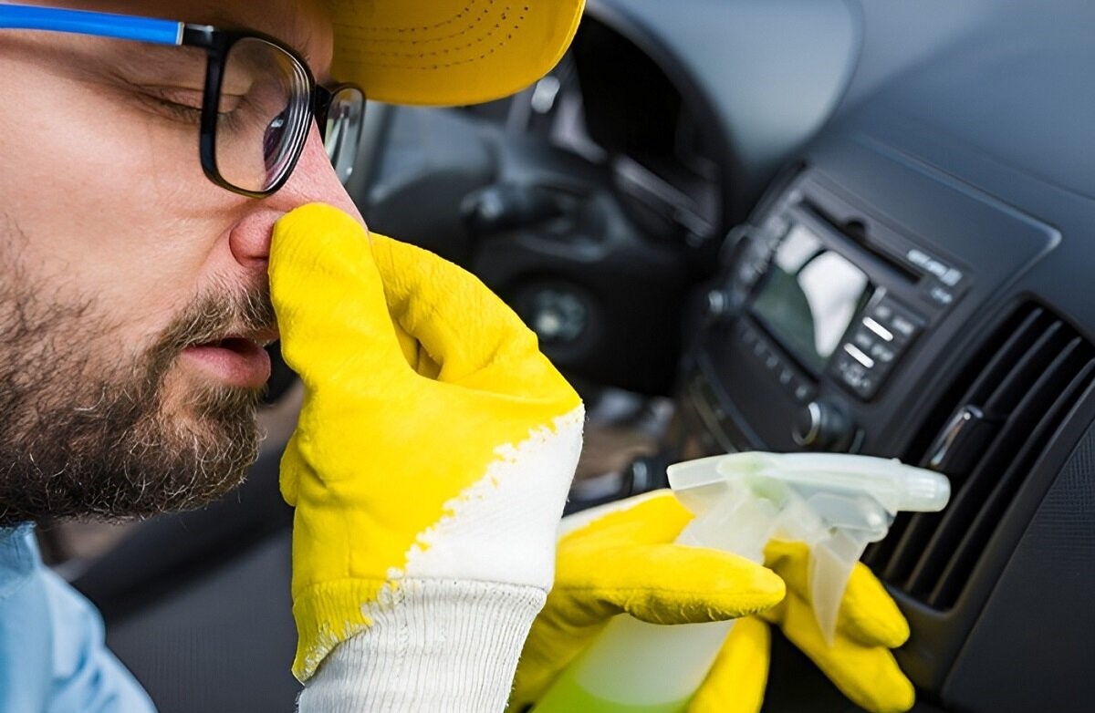 ترفند نگهداری از خودرو | چرا بخاری ماشین بوی سوختگی می‌دهد؟