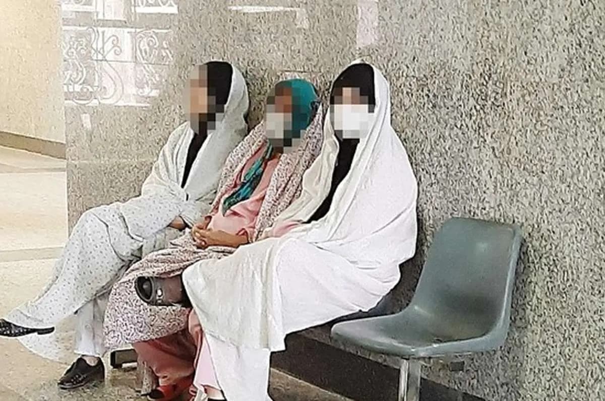 زورگیری ۳ دختر لندکروز سوار از پسرها