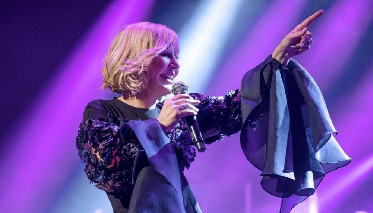 عکس دیده‌نشده از گوگوش و پدرش؛ لحظه‌ای ماندگار از 64 سال پیش